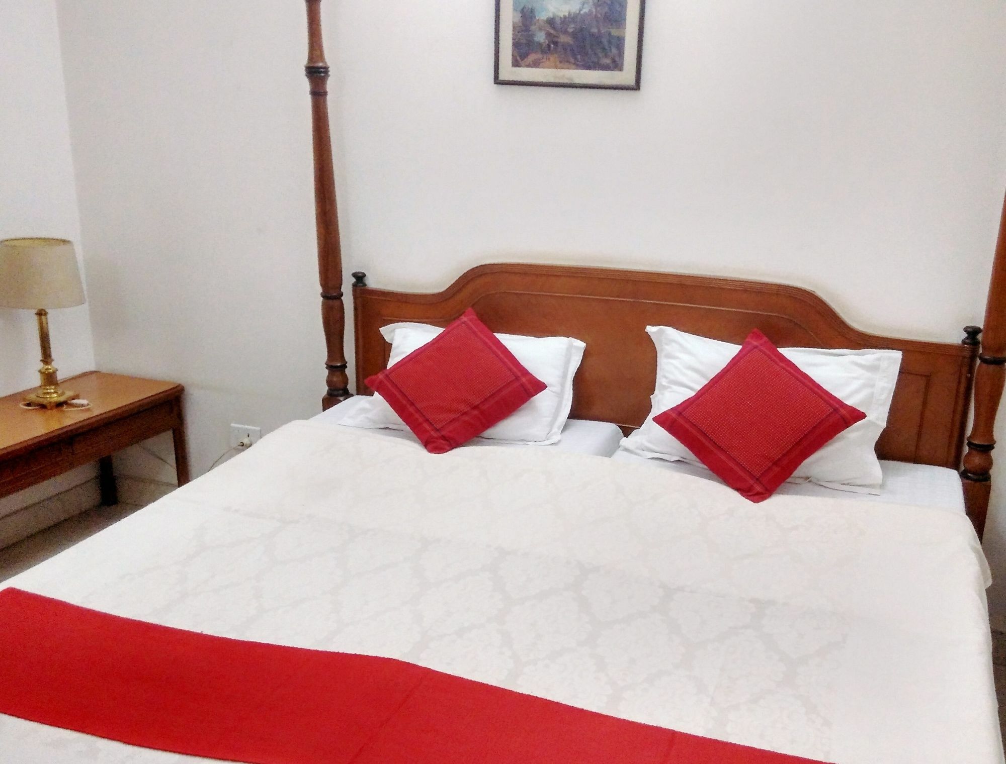 Hotel Palm Greens New Delhi Buitenkant foto