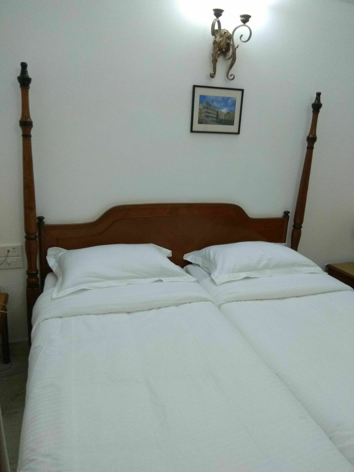 Hotel Palm Greens New Delhi Buitenkant foto